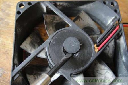 想減少電費嗎？DIY一個迷你風(fēng)力發(fā)電機吧