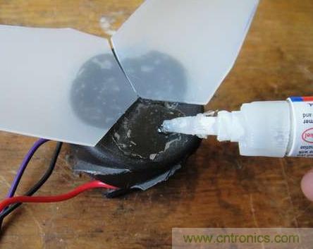 想減少電費嗎？DIY一個迷你風(fēng)力發(fā)電機吧