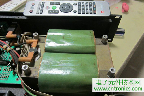 用料很給力!專業(yè)后級(jí)功放美國高峰FA1201拆解