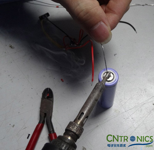 達(dá)人創(chuàng)意DIY:無(wú)線(xiàn)2.4G音頻收發(fā)器