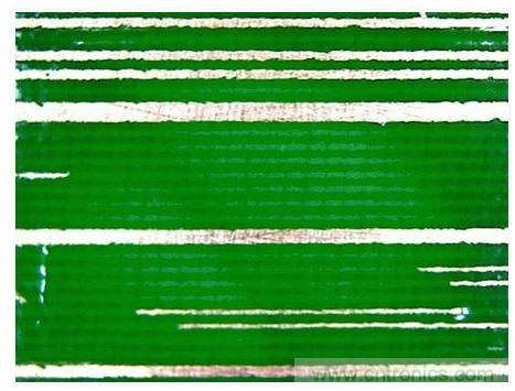 這是應(yīng)用密封薄膜后的圖像(5mil線-顯微鏡圖像)