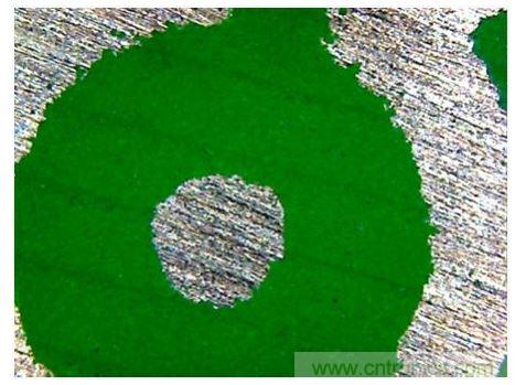 在應(yīng)用密封材料后,所有空隙都被封住了