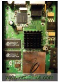 圖2:WPS54G打印服務器電路板正面。