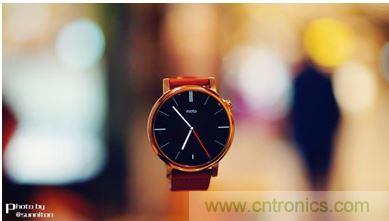 Moto 360 二代:“精益求精”的細節仍無法彌補功能的缺失