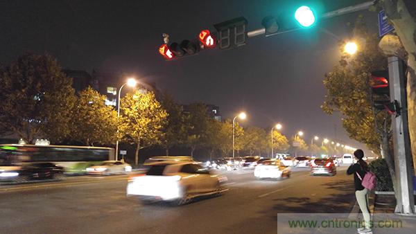 業界良心 LG V10 評測:剛毅、冷峻,不失人性化