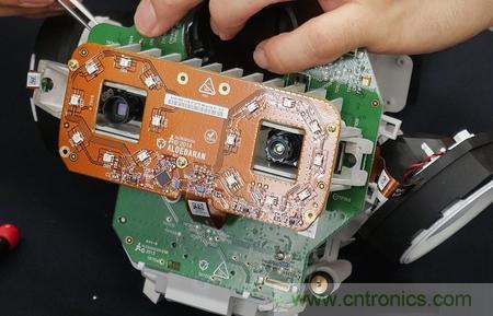 拆解筆記本不過癮,那就來拆拆日本情感機器人吧!