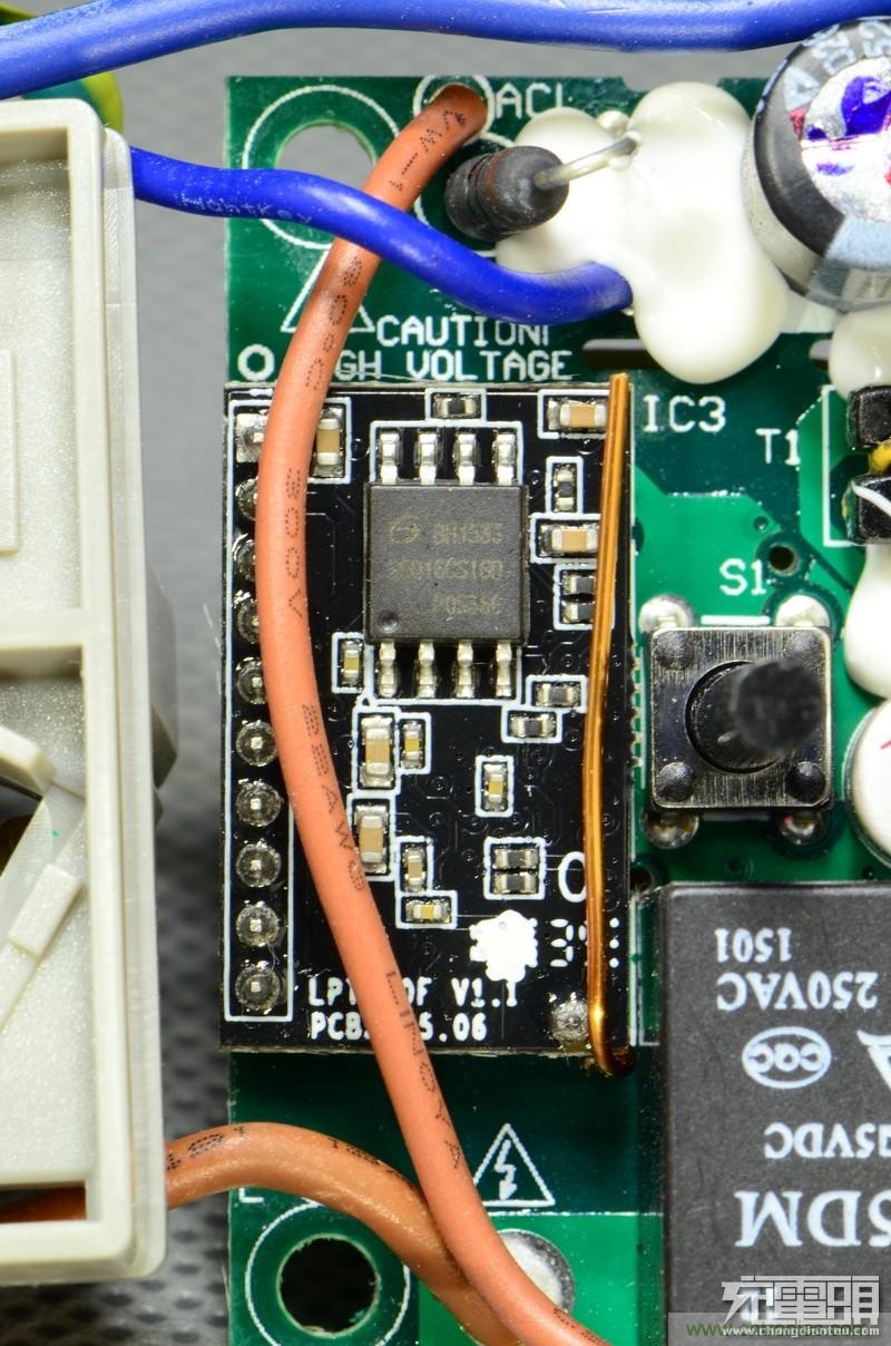 航嘉智能插線板拆解評測:看老牌機電如何”秒殺“后起之秀