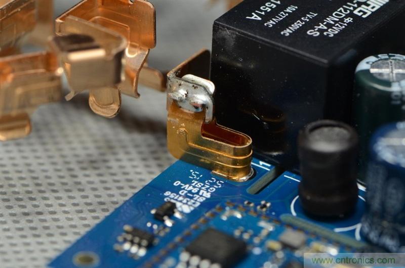 做工怒贊 神秘芯片!小米智能插線板拆解、評測