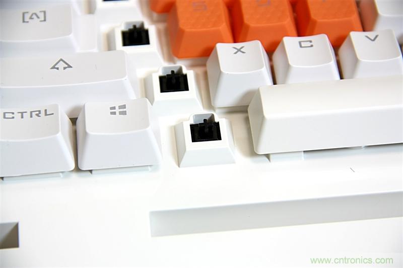 曾經的網吧統治者—雙飛燕血手幽靈機械鍵盤,真世界最快?