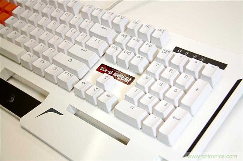 曾經的網吧統治者—雙飛燕血手幽靈機械鍵盤,真世界最快?