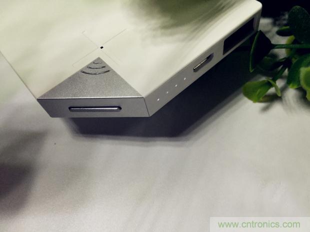 長虹流云智能電源,集“充電”+“存儲”于一身