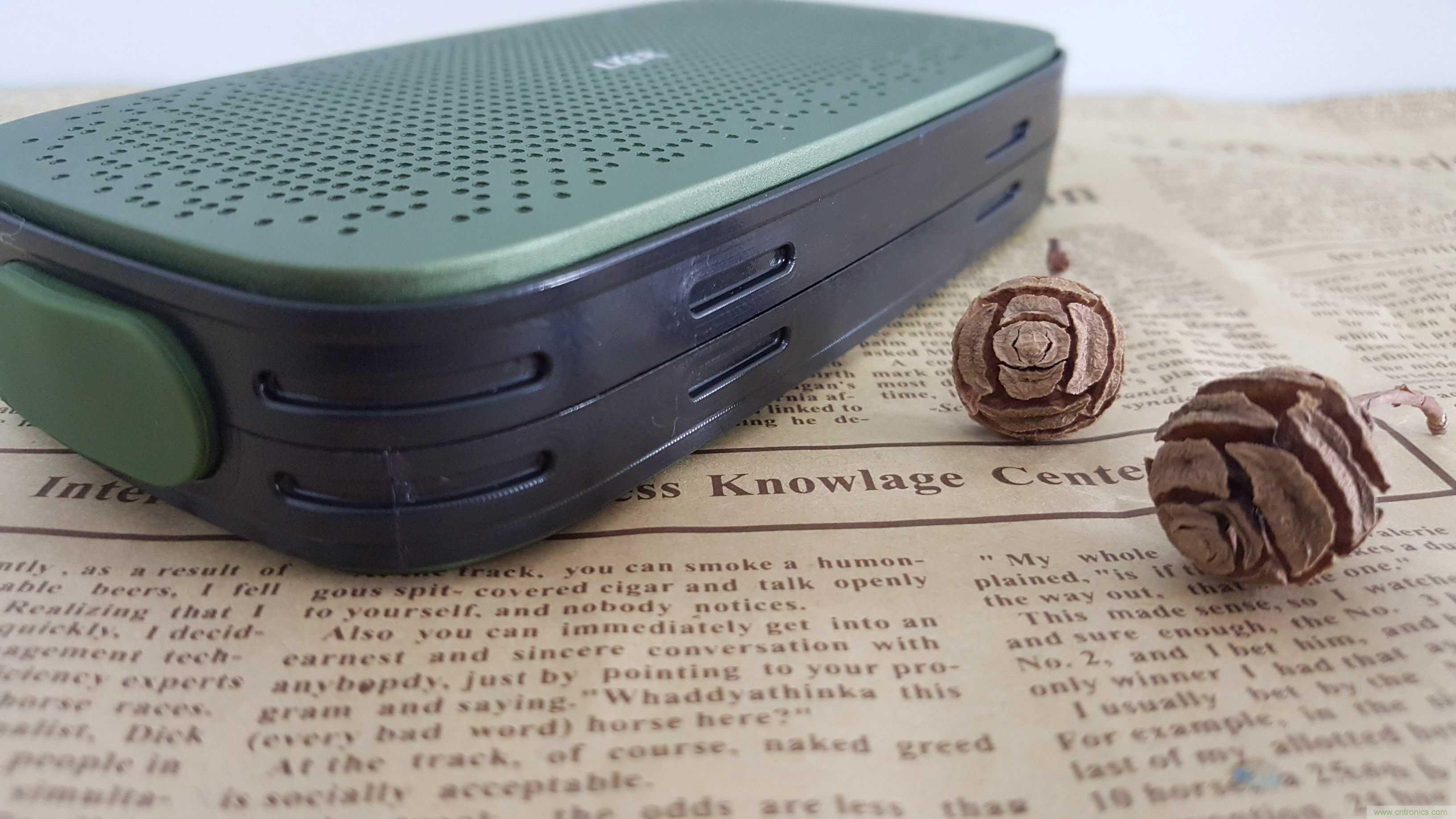 搞怪“美人魚”盡享靈克藍(lán)牙音箱的天籟之音!