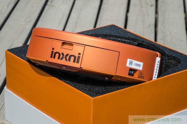 智能導(dǎo)航掃地機(jī)器人，以內(nèi)更靠譜！