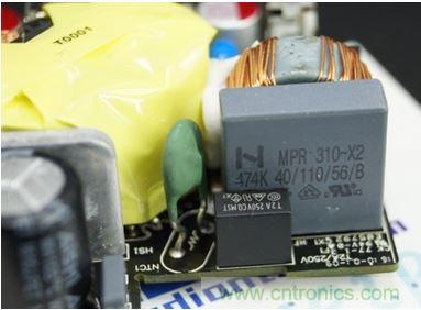 69元小米4口USB充電器詳細拆解,看完你也能DIY一個