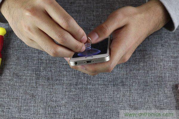 5s拆解改裝iPhone SE:120元就可愉快裝BI了