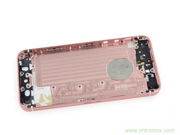 有什么地方沒有變？iPhone SE真機拆解