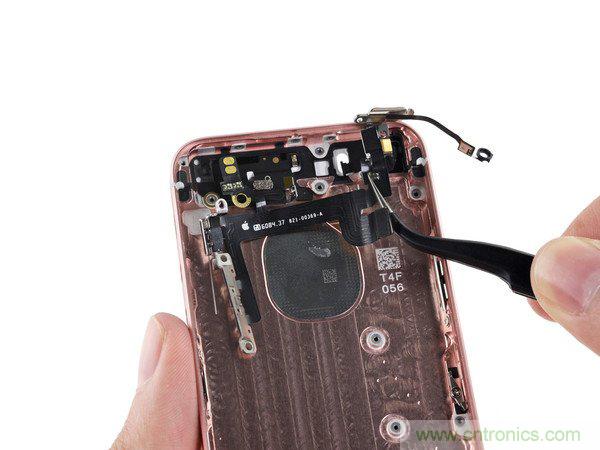 有什么地方沒有變？iPhone SE真機拆解