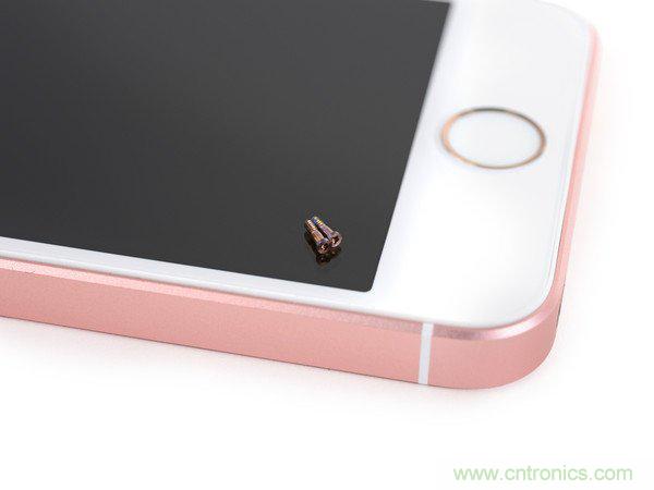 有什么地方沒有變？iPhone SE真機拆解