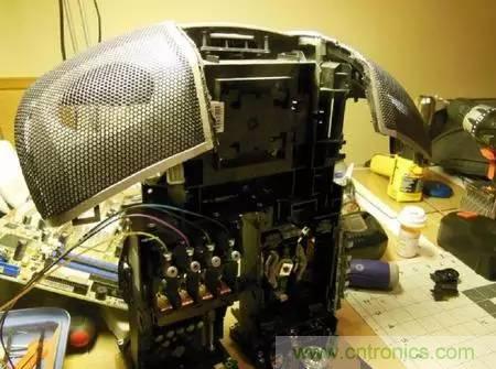 廢舊收音機如何變身成酷炫機器人?