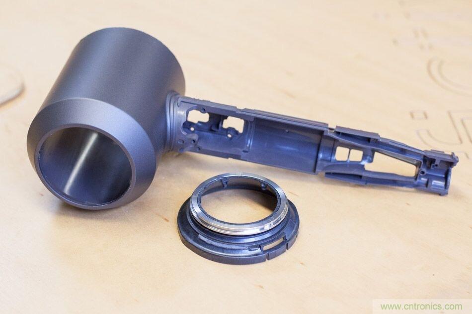 拆解戴森吹風(fēng)機(jī)：近三千元的價(jià)格貴在哪？