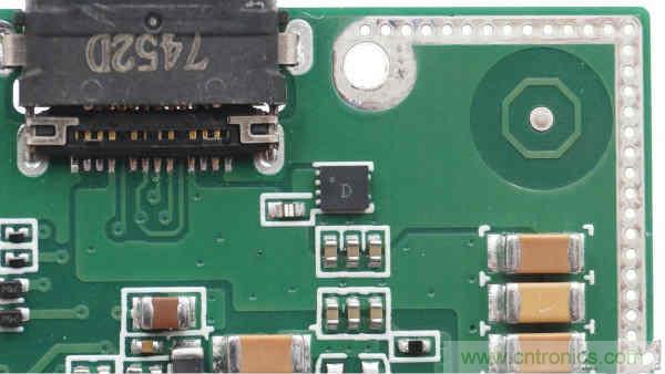 拆解華為保時捷設計快充無線充電器:憑啥能賣699?