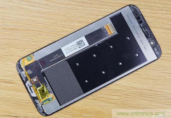 拆解黑鯊手機:多級直觸一體式液冷系統有什么門道?