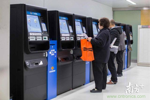 探路政務辦事柜臺&ldquo;無人化&rdquo;，引領&ldquo;互聯網+政務&rdquo;革新