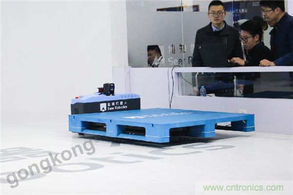 2019慕尼黑上海電子生產(chǎn)設(shè)備展,仙知機(jī)器人賦能電子制造物流智能化! 2019慕尼黑上海電子生產(chǎn)設(shè)備展,仙知機(jī)器人賦能電子制造物流智能化!