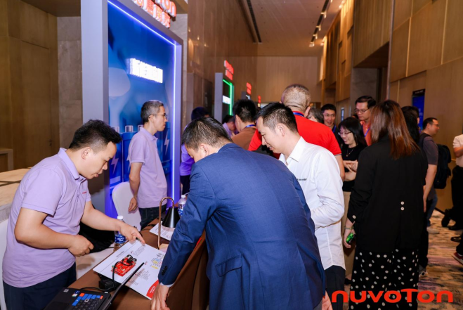 新唐科技以AI、新能源、汽車電子新品引領行業(yè)未來,巡回發(fā)布會完美收官! 新唐科技以AI、新能源、汽車電子新品引領行業(yè)未來,巡回發(fā)布會完美收官!