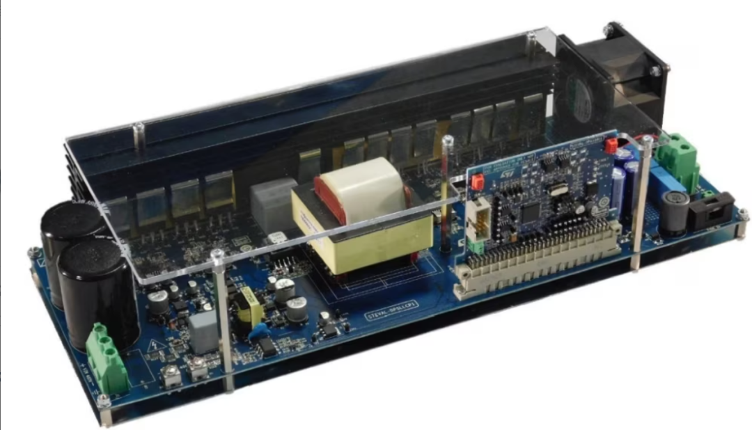 1600W雙路交錯新紀元：無橋圖騰柱TCM_PFC數字電源方案解析